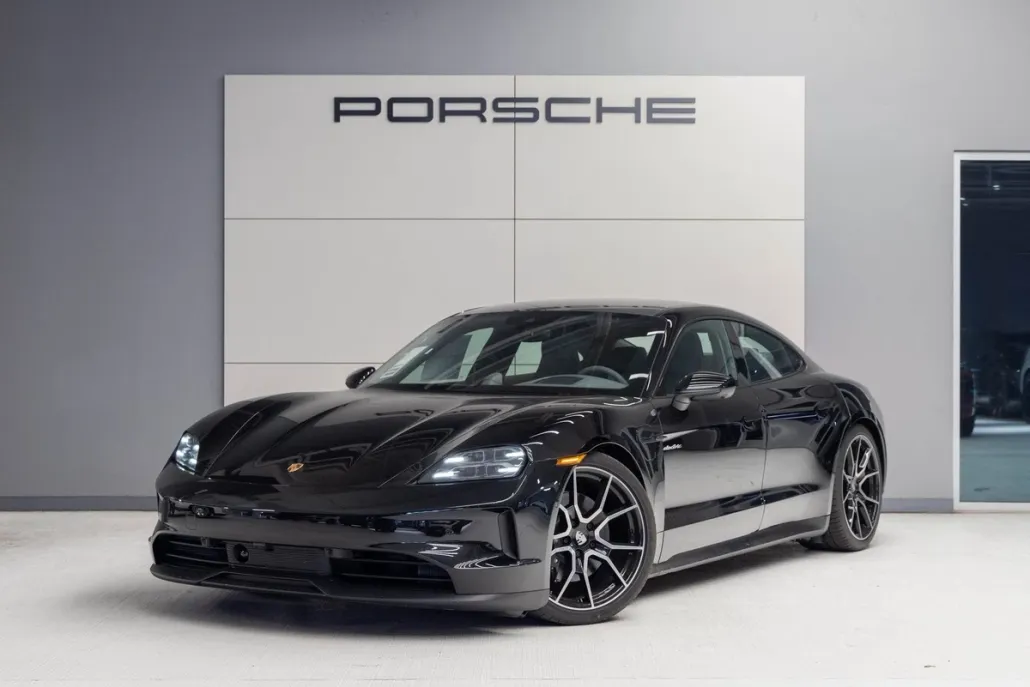 2025 Porsche Taycan 4 photo 1