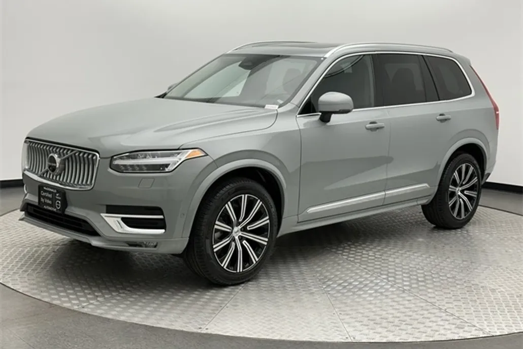 2025 Volvo XC90 AWD Plus photo 1