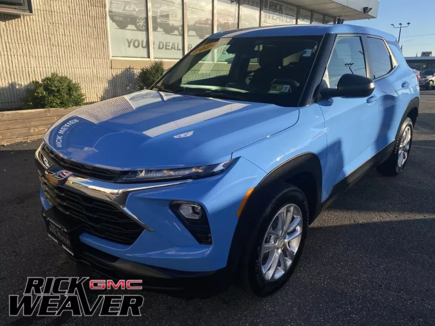 2024 Chevrolet Trailblazer LS photo 1