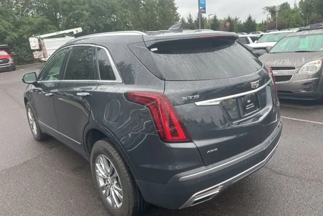 2022 Cadillac XT5 Premium Luxury photo 1