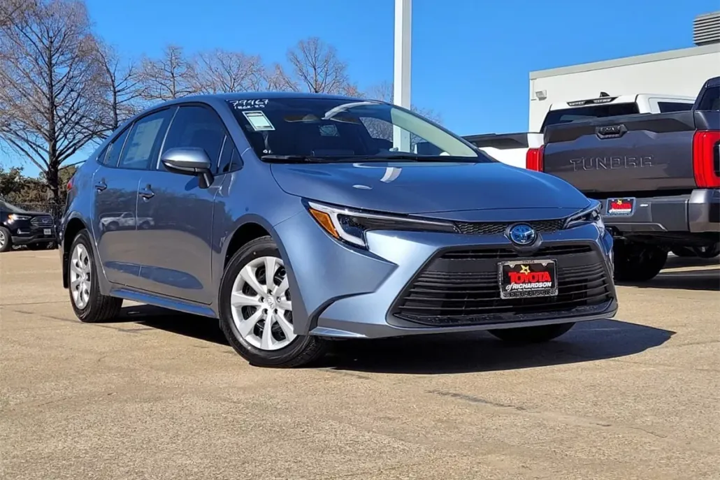 2025 Toyota Corolla Hybrid LE photo 1