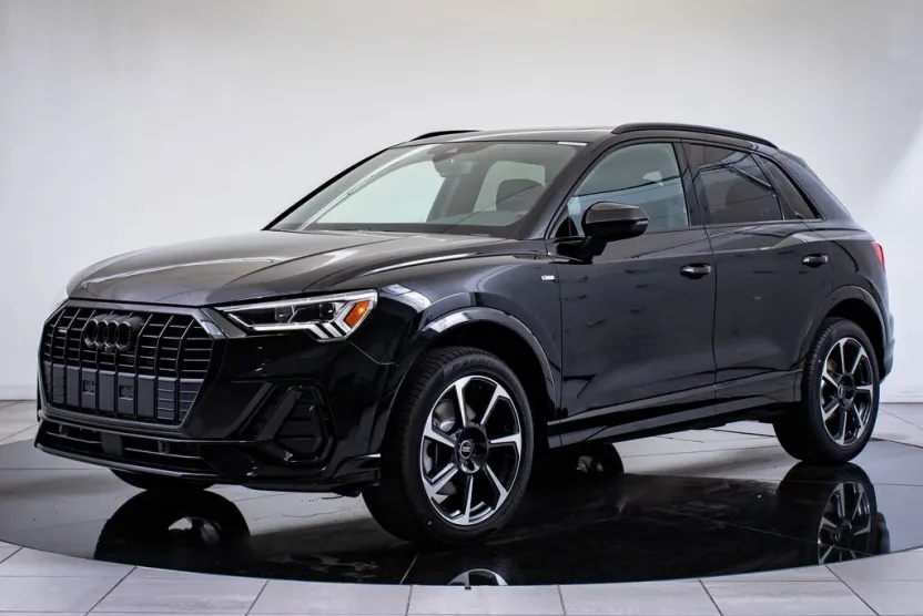 2025 Audi Q3 45 TFSI S line Premium Plus photo 1