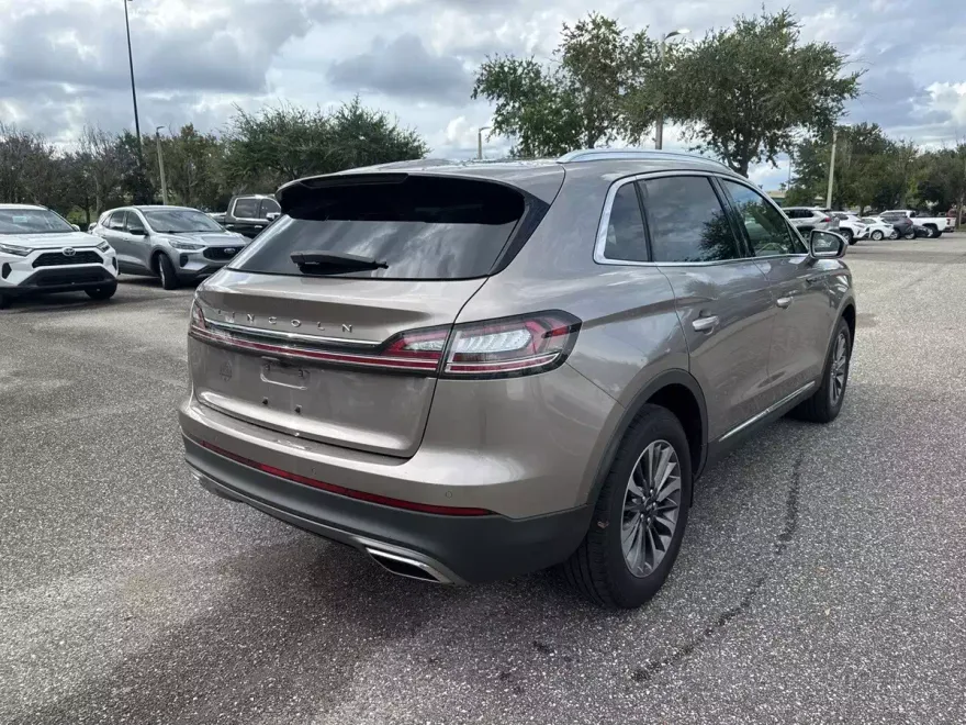 2021 Lincoln Nautilus Standard photo 1