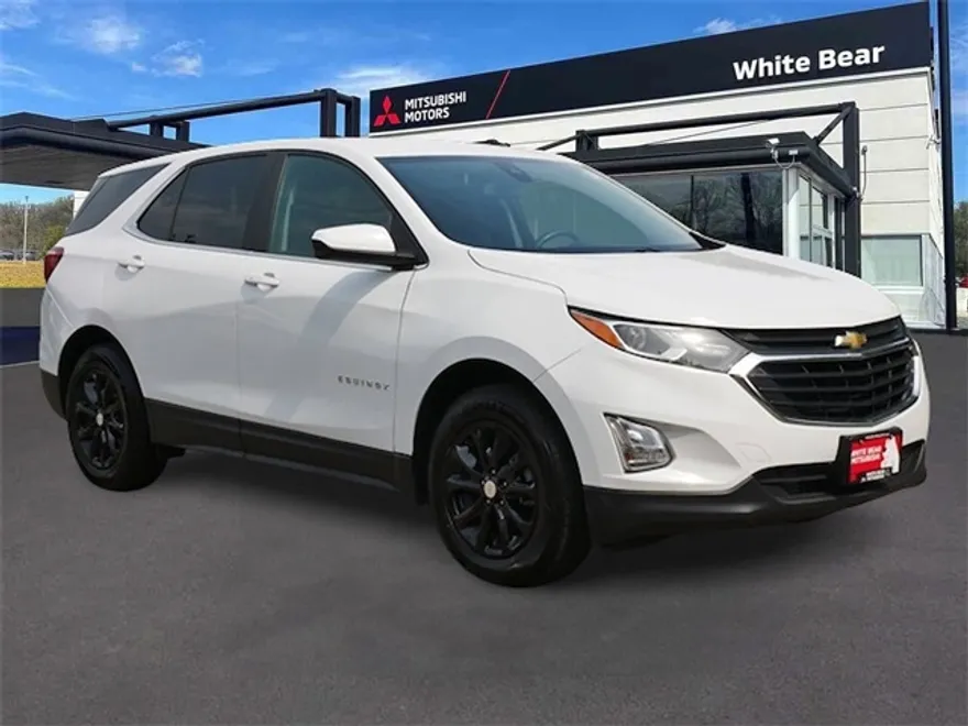 2021 Chevrolet Equinox LT photo 1