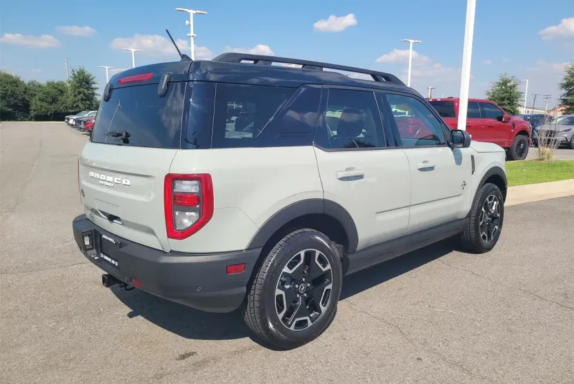 2022 Ford Bronco Sport Outer Banks photo 1