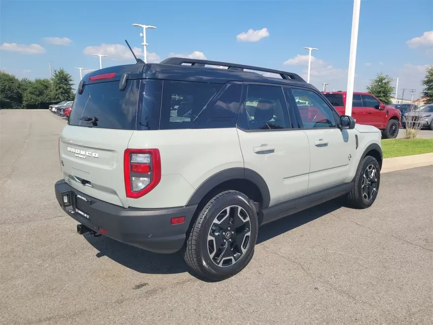 2022 Ford Bronco Sport Outer Banks photo 1