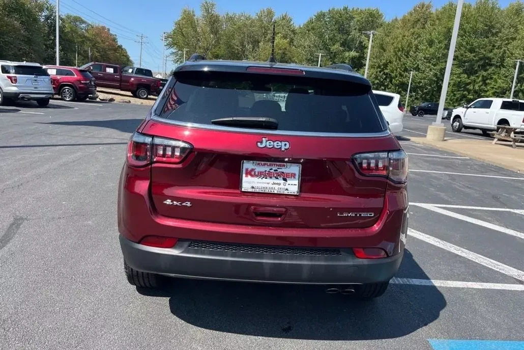 2022 Jeep Compass Limited photo 1