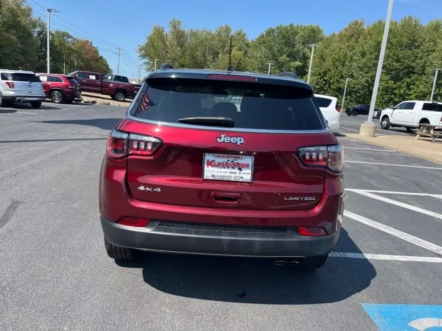 2022 Jeep Compass Limited photo 1