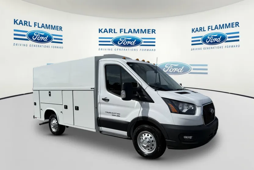 2024 Ford Transit Cutaway photo 1