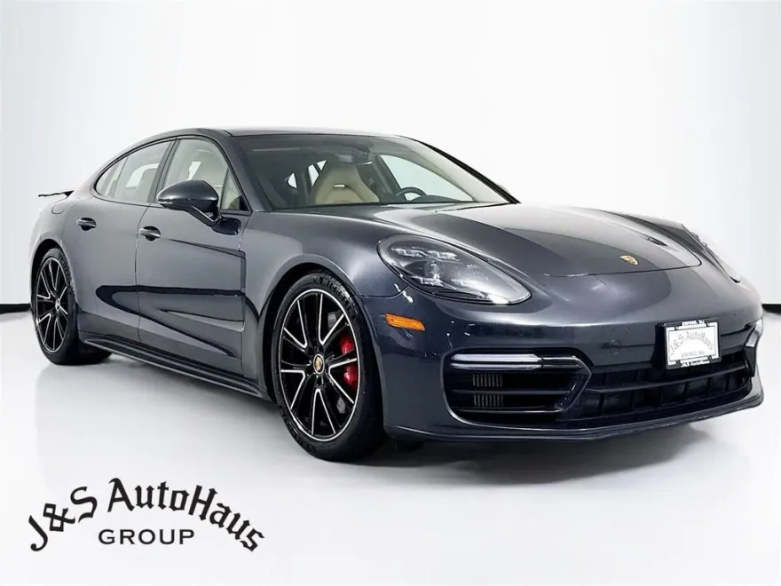 2022 Porsche Panamera GTS photo 1