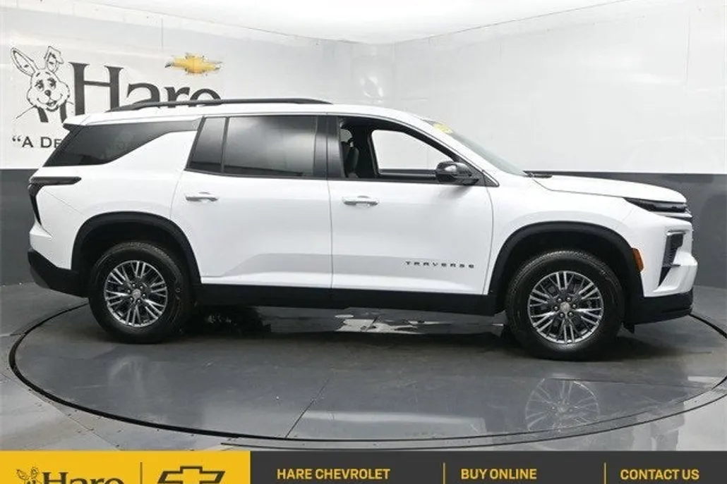 2025 Chevrolet Traverse photo 1