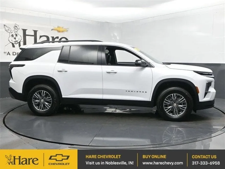2025 Chevrolet Traverse photo 1
