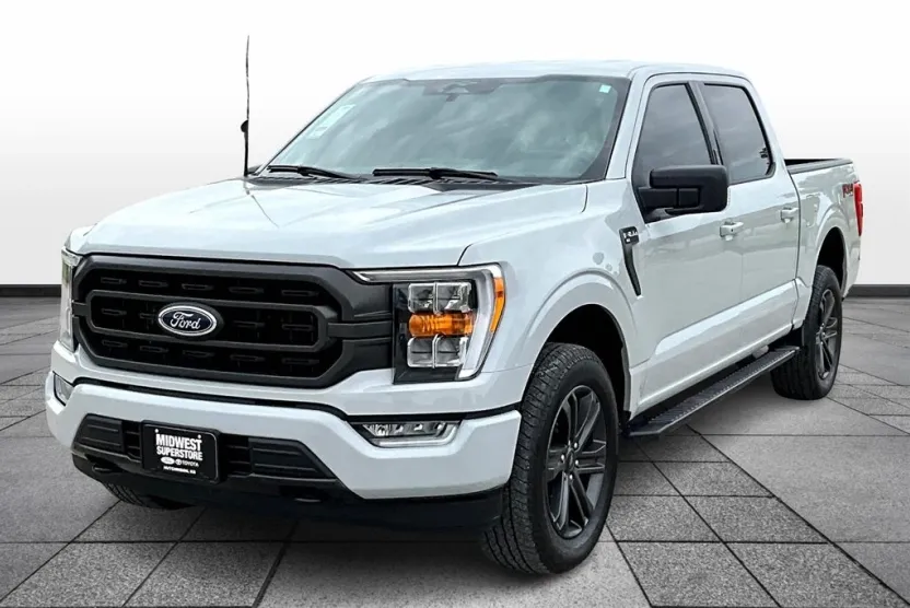2023 Ford F-150 XLT photo 1