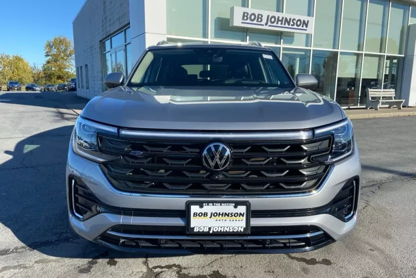 2024 Volkswagen Atlas SEL Premium R-Line photo 1