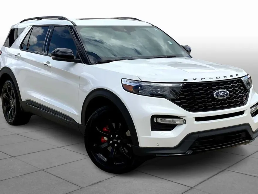 2023 Ford Explorer ST photo 1