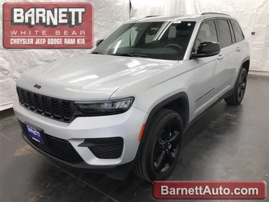 2023 Jeep Grand Cherokee Altitude photo 1