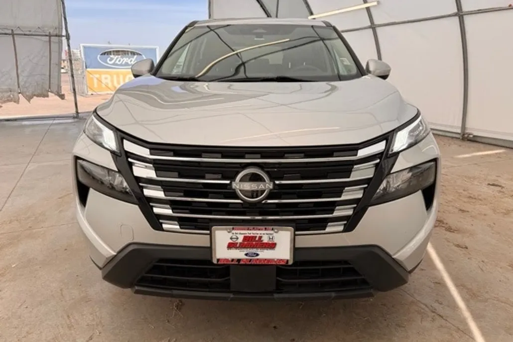 2024 Nissan Rogue SV photo 1