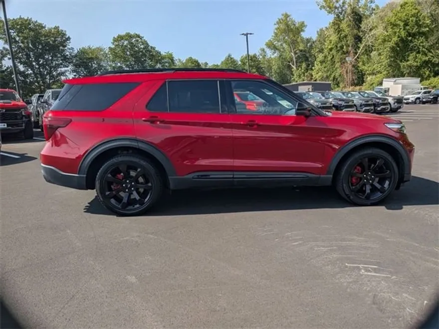 2020 Ford Explorer ST photo 1
