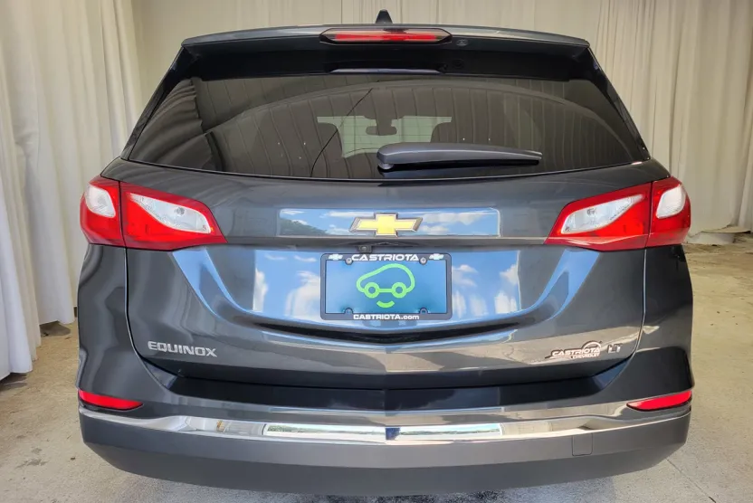2020 Chevrolet Equinox LT photo 1
