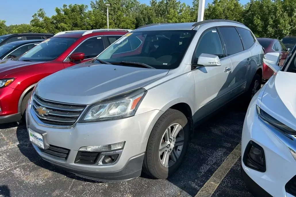 2016 Chevrolet Traverse 1LT photo 1