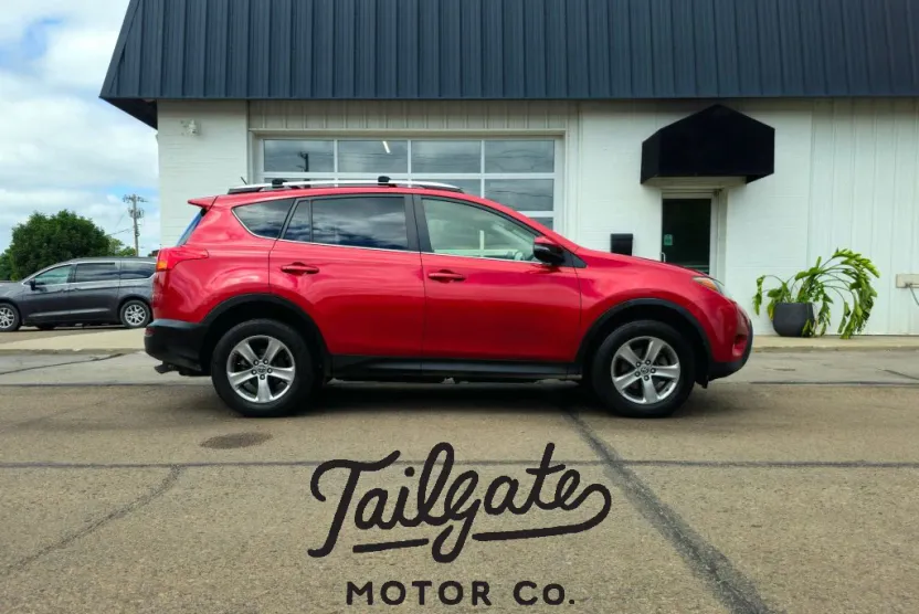 2015 Toyota RAV4 photo 1