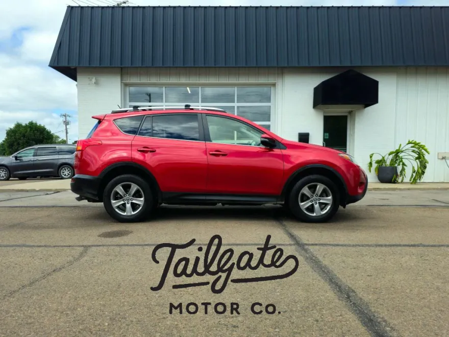 2015 Toyota RAV4 photo 1