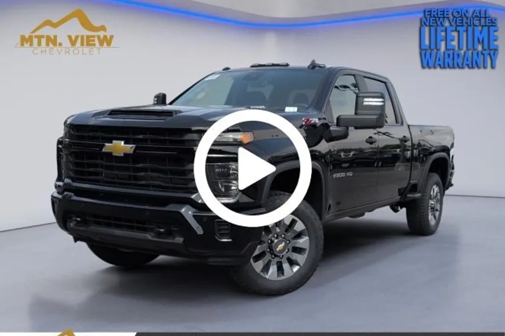 2025 Chevrolet Silverado 2500HD Custom photo 1