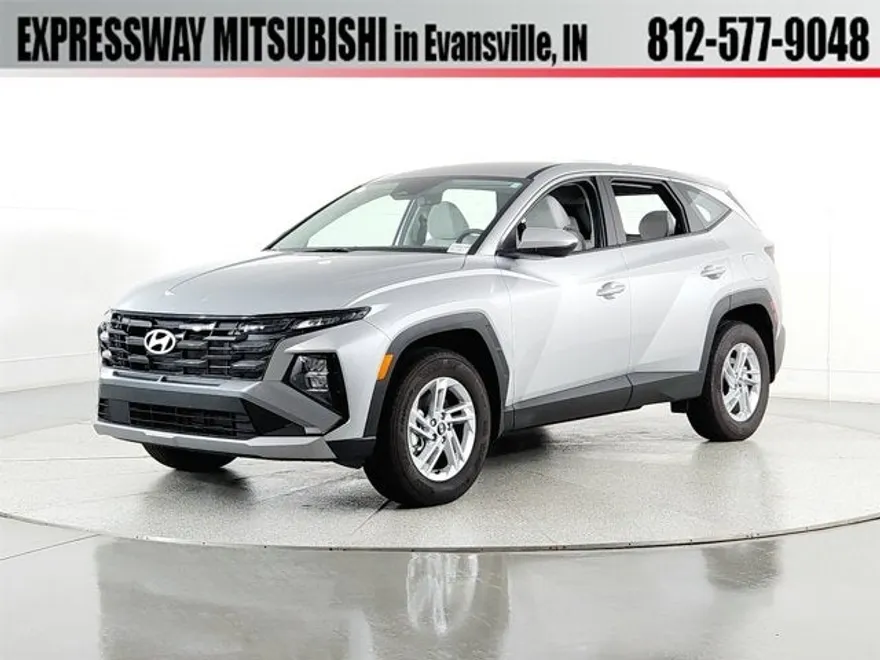 2025 Hyundai Tucson SE photo 1