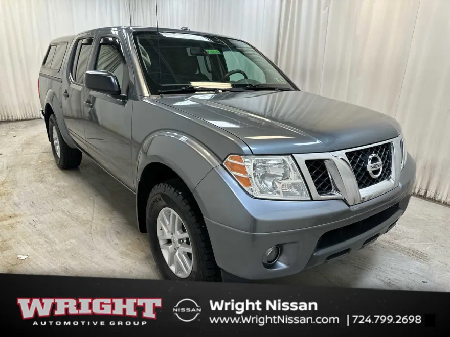 2017 Nissan Frontier SV Crew Cab photo 1