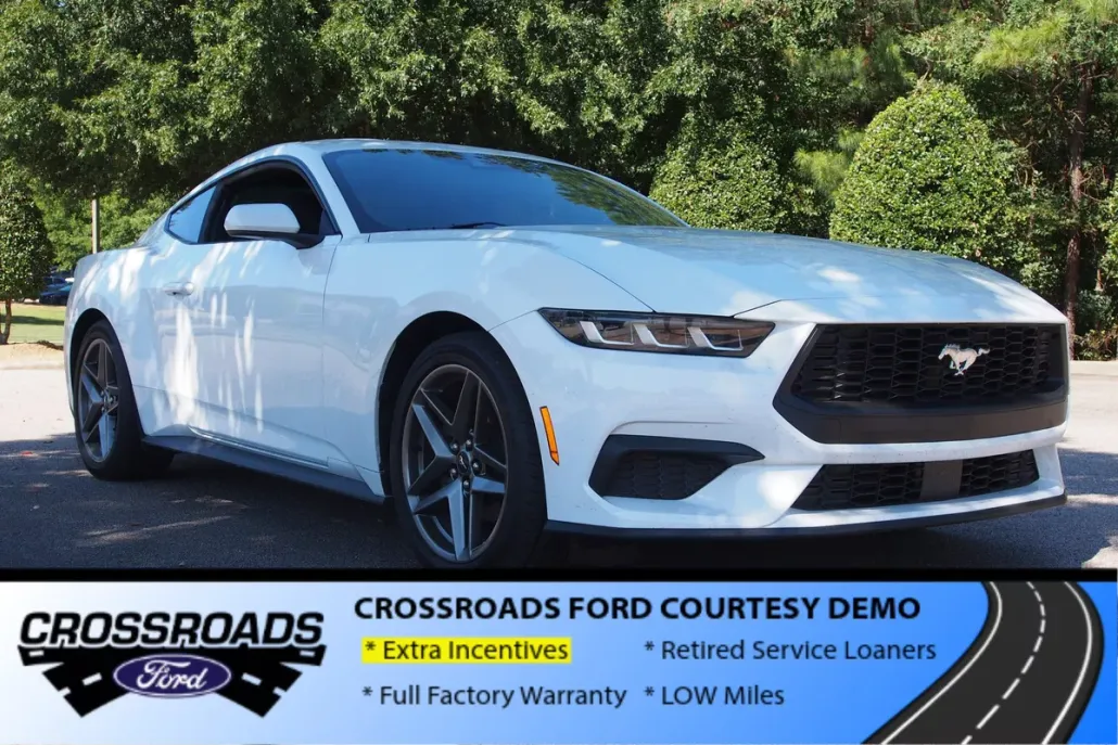 2025 Ford Mustang EcoBoost photo 1