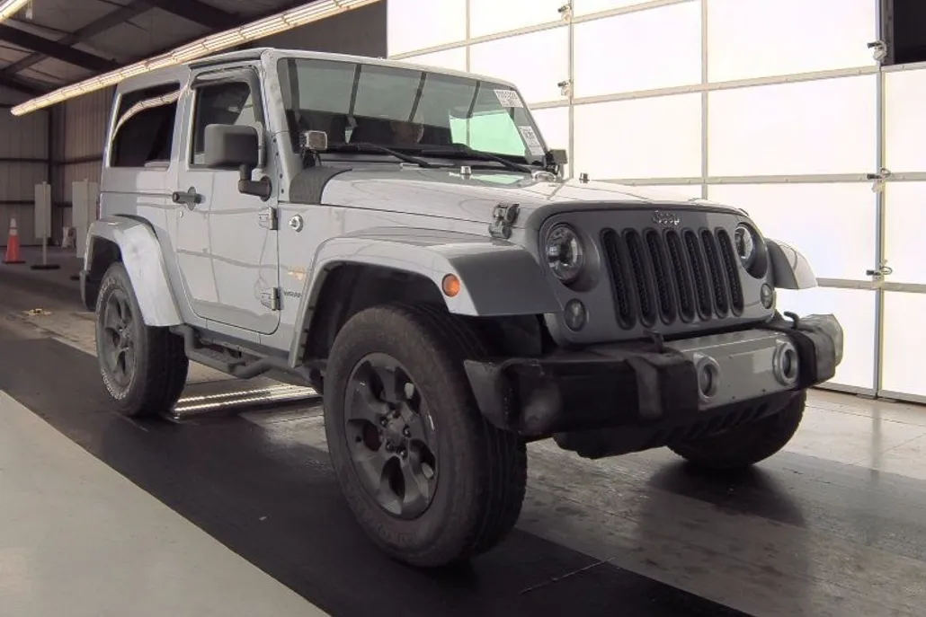 2014 Jeep Wrangler Sahara photo 1