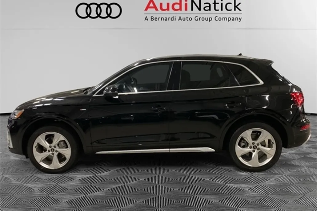 2022 Audi Q5 45 S line Premium Plus photo 1
