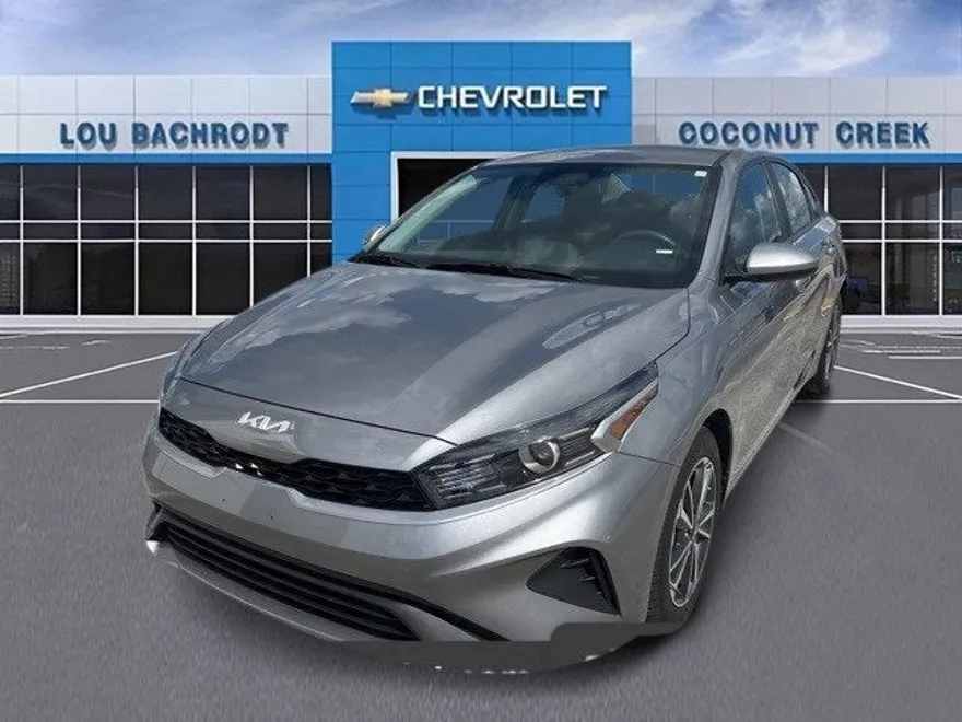 2023 Kia Forte LXS photo 1