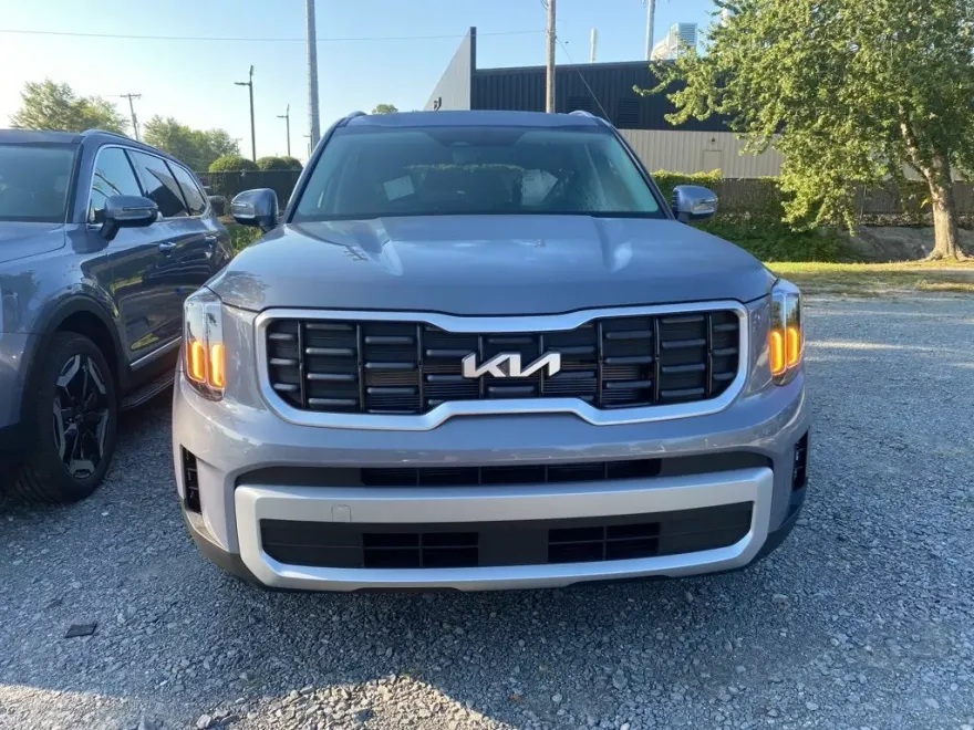 2025 Kia Telluride S photo 1