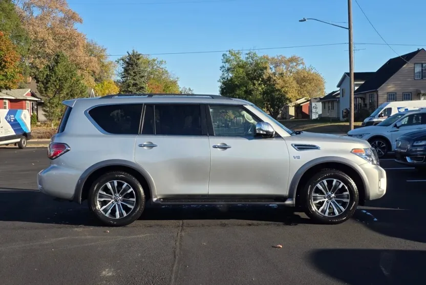 2020 Nissan Armada SL photo 1