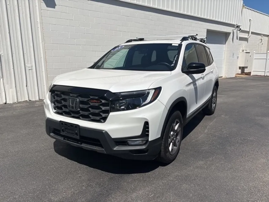 2023 Honda Passport TrailSport photo 1