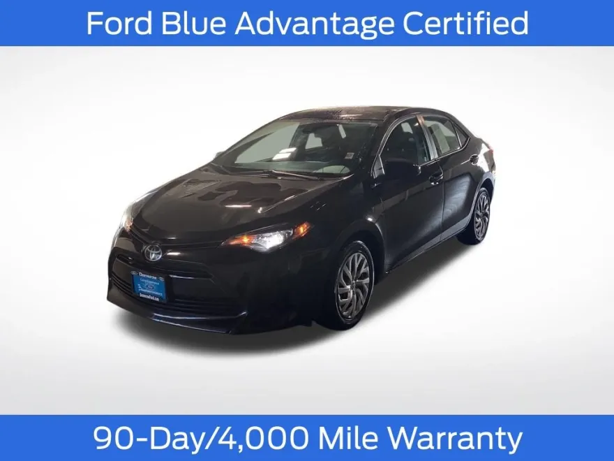 2019 Toyota Corolla LE photo 1
