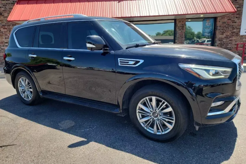 2020 Infiniti QX80 Luxe photo 1
