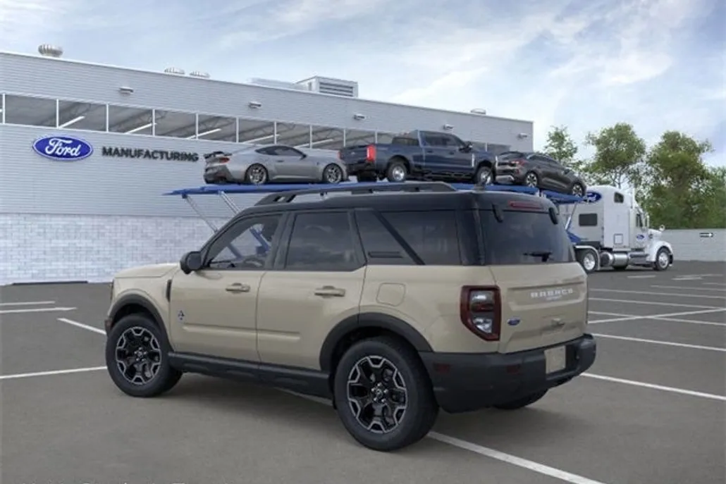 2025 Ford Bronco Sport Outer Banks photo 1