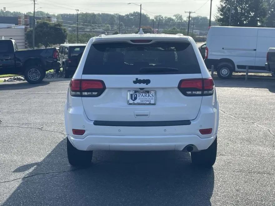 2021 Jeep Grand Cherokee Laredo X photo 1