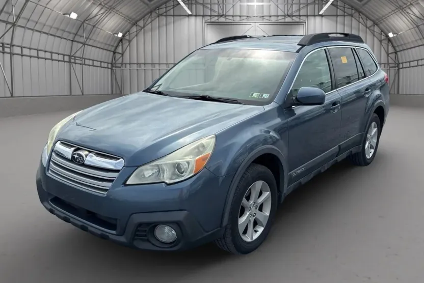 2014 Subaru Outback 2.5i Premium photo 1