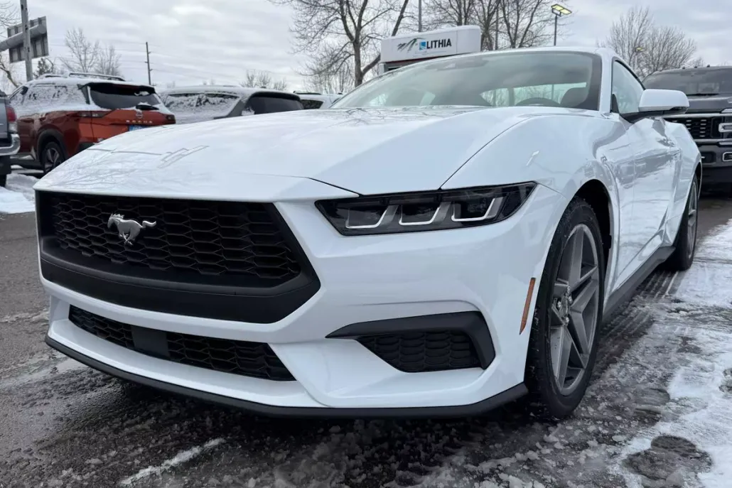 2025 Ford Mustang EcoBoost Premium photo 1