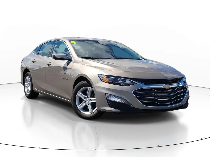 2024 Chevrolet Malibu 1LT photo 1