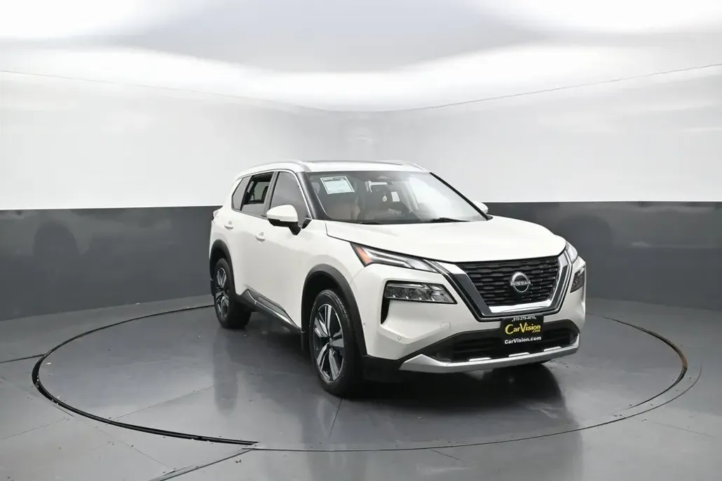 2022 Nissan Rogue Platinum photo 1