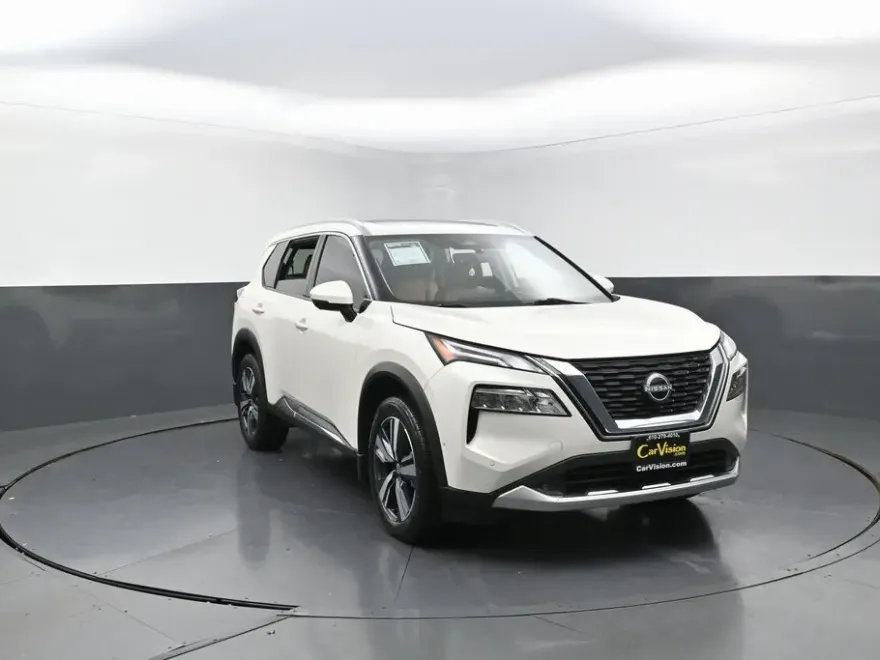 2022 Nissan Rogue Platinum photo 1