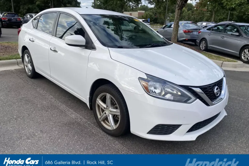 2019 Nissan Sentra SV photo 1