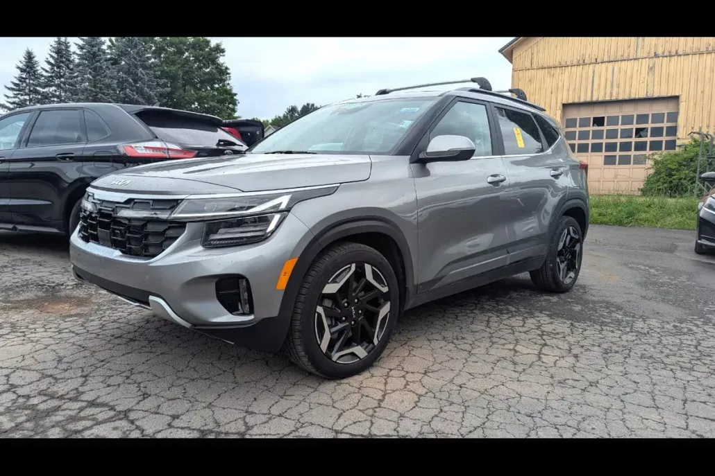 2024 Kia Seltos SX photo 1