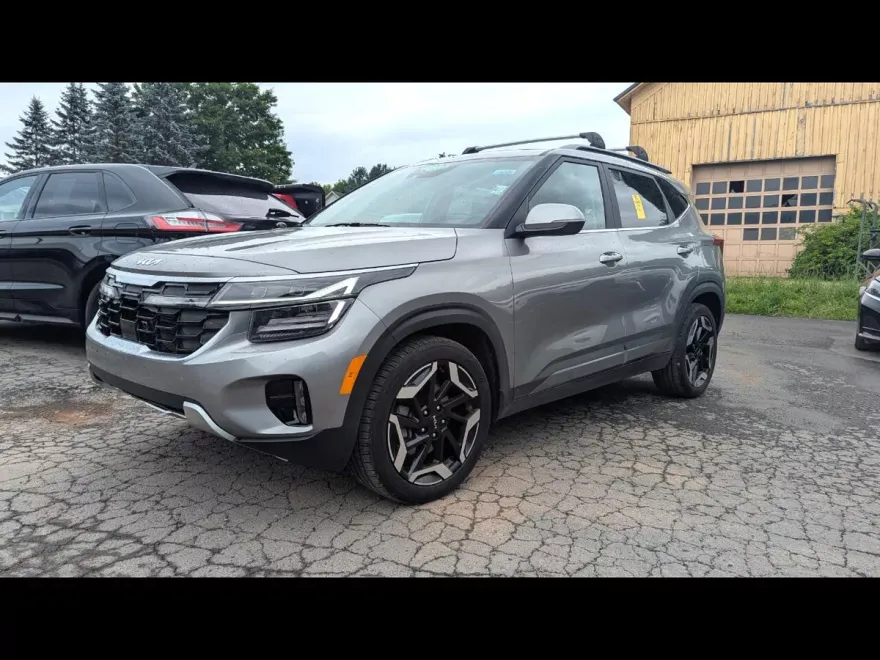 2024 Kia Seltos SX photo 1