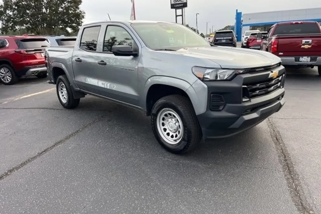 2025 Chevrolet Colorado LT photo 1