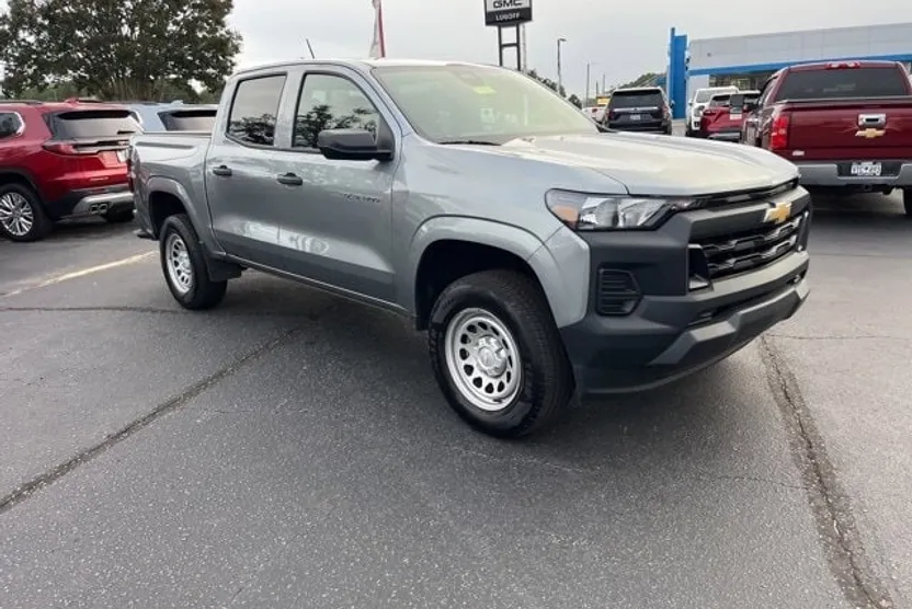 2025 Chevrolet Colorado LT photo 1